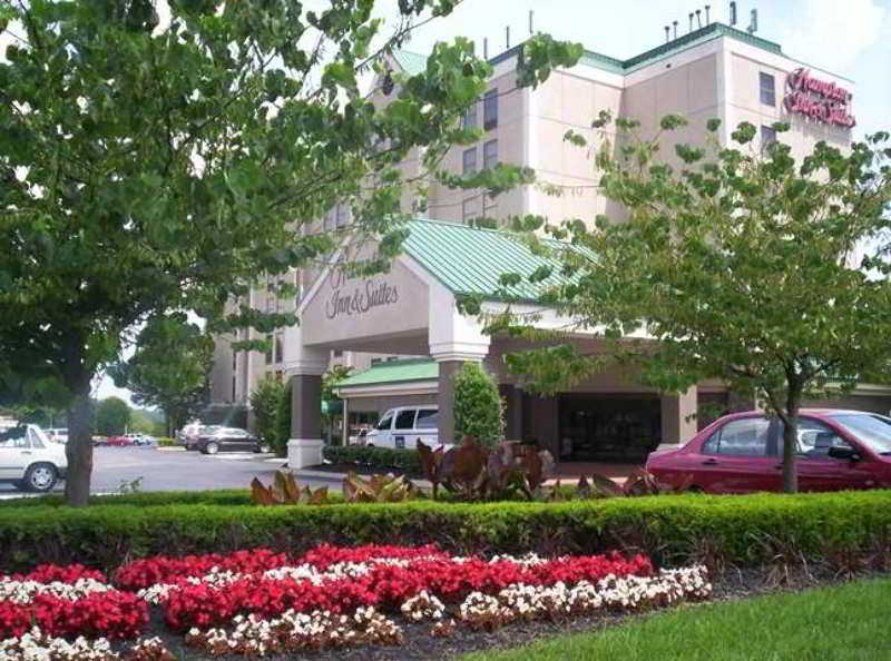 Hampton Inn & Suites Nashville-Airport Exterior photo